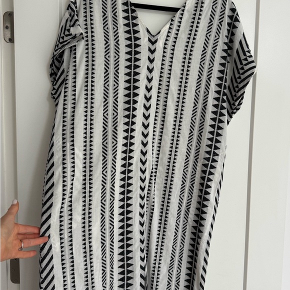 Velvet by Graham & Spencer Caftan, Size Small, Like New - Picture 4 of 10